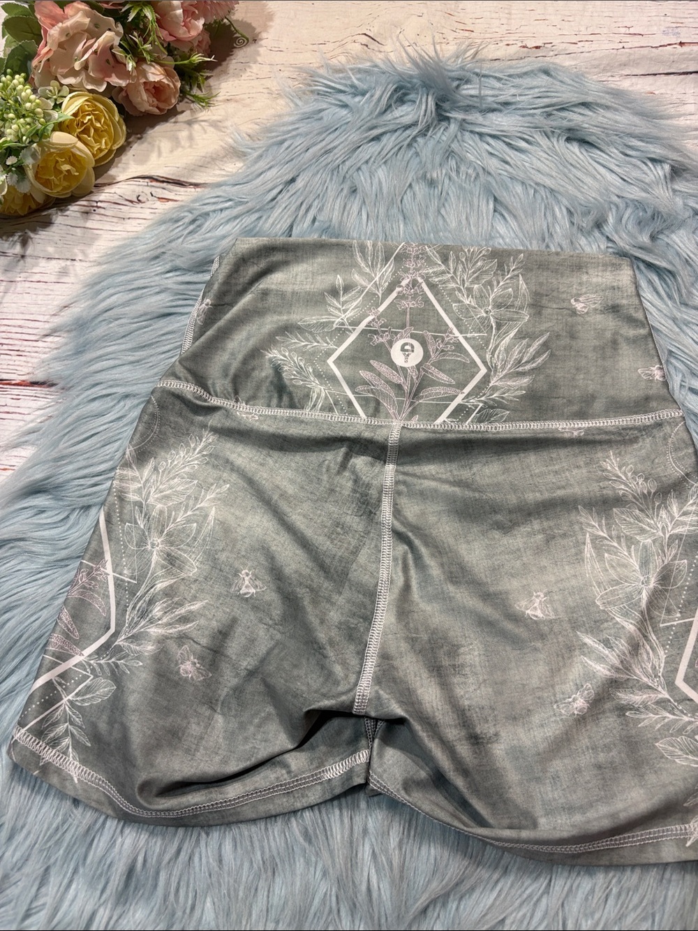 Yoga Democracy Pure Sage Graphic Crossover Workout Yoga Shorts - Picture 8 of 8